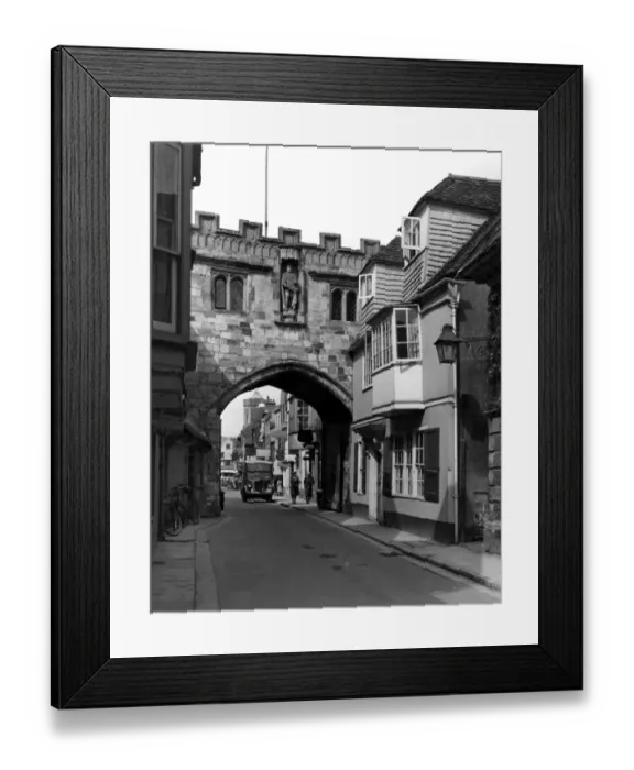 Framed Print : High Street Gate, Salisbury, Wiltshire, May 1947 Framed Print : High Street Gate, Salisbury, Wiltshire, May 1947