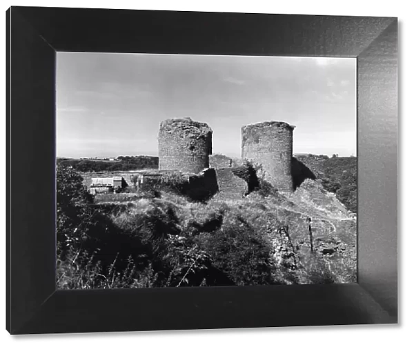 Cilgerran Castle, Pembrokeshire, September 1937
