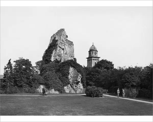 Bridgnorth Castle Grounds, Shropshire, August 1923