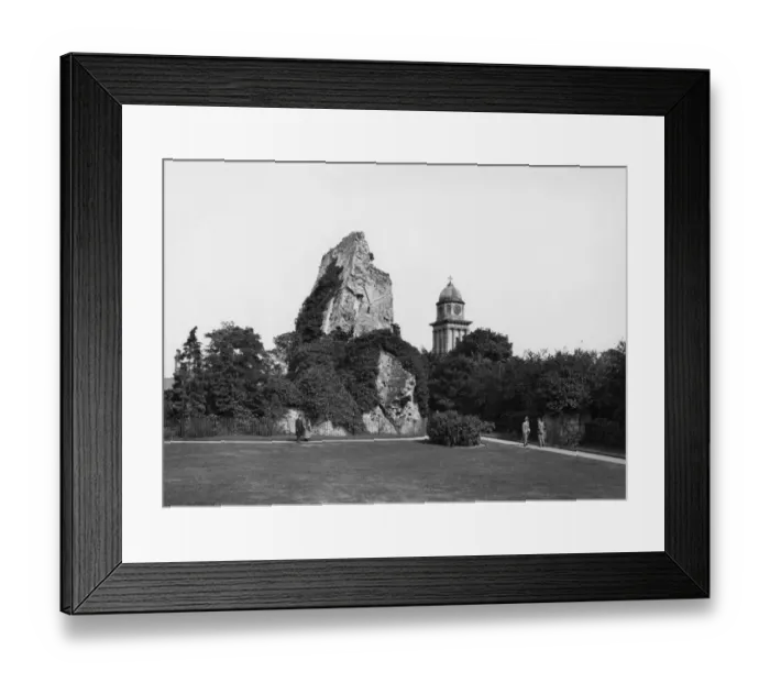 Framed Print : Bridgnorth Castle Grounds, Shropshire, August 1923 Framed Print : Bridgnorth Castle Grounds, Shropshire, August 1923