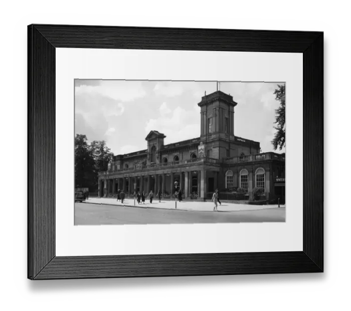 Framed Print : The Pump Room at Leamington Spa, Warwickshire Framed Print : The Pump Room at Leamington Spa, Warwickshire