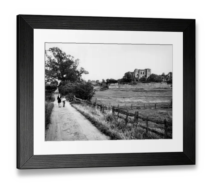 Framed Print : Kenilworth Castle, Warwickshire, July 1935 Framed Print : Kenilworth Castle, Warwickshire, July 1935