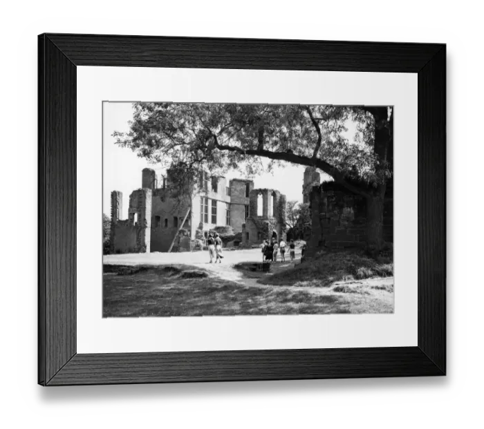 Framed Print : Kenilworth Castle, Warwickshire, July 1935