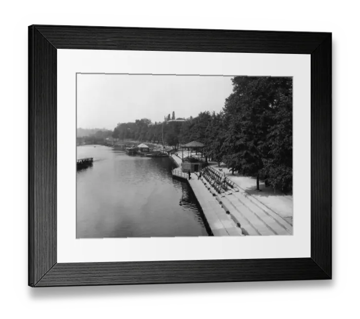 Framed Print : The Groves, Chester, Cheshire, August 1927 Framed Print : The Groves, Chester, Cheshire, August 1927