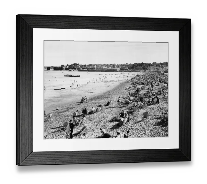 Framed Print : Preston Sands, Paignton, August 1950 Framed Print : Preston Sands, Paignton, August 1950