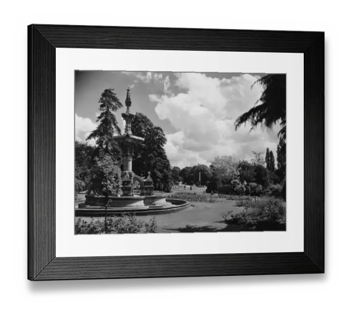 Framed Print : Jephson Gardens at Leamington Spa, Warwickshire Framed Print : Jephson Gardens at Leamington Spa, Warwickshire