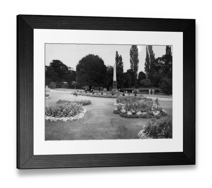 Framed Print : Jephson Gardens in Leamington Spa, Warwickshire Framed Print : Jephson Gardens in Leamington Spa, Warwickshire