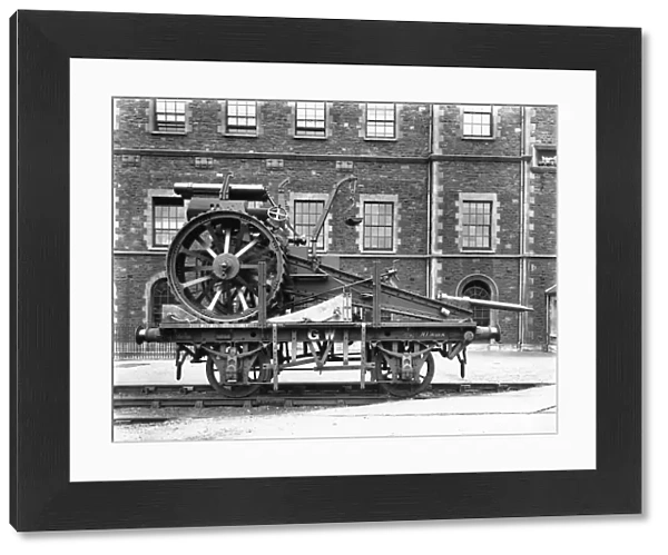 8in. howitzer gun carriage on an Open B wagon at Swindon Works, c. 1914
