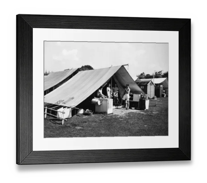 Framed Print : Idler Camp, Shiplake Lock, Oxfordshire, August 1939