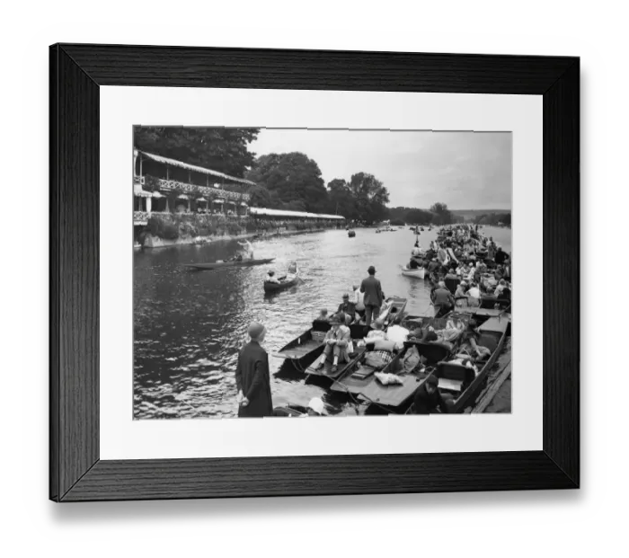 Framed Print : Henley-on-Thames, Oxfordshire, c. 1930 Framed Print : Henley-on-Thames, Oxfordshire, c. 1930