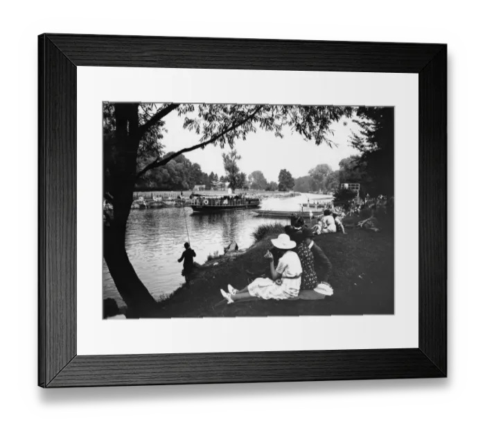 Framed Print : Wallingford, Oxfordshire, August 1937 Framed Print : Wallingford, Oxfordshire, August 1937