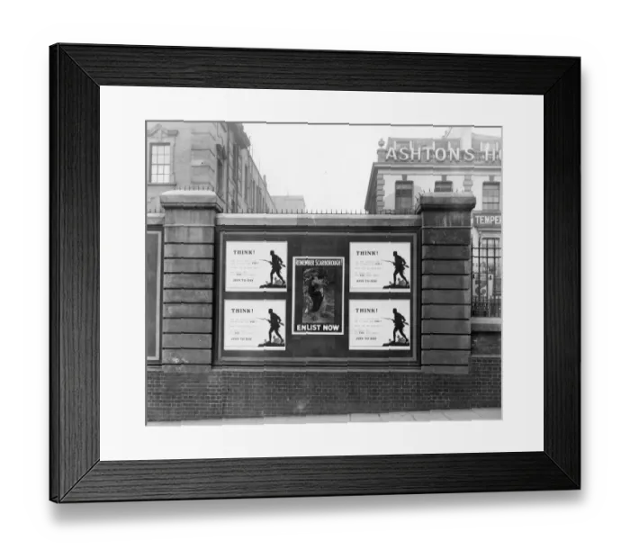 Framed Print : Wartime recruiting posters at Paddington Station, 1915
