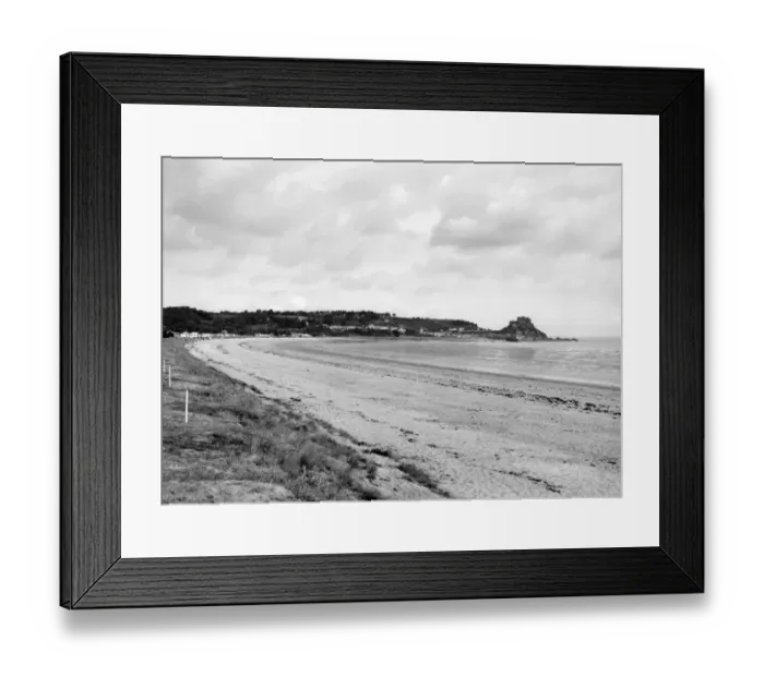 Framed Print : Grouville Bay, Jersey, c. 1920s Framed Print : Grouville Bay, Jersey, c. 1920s