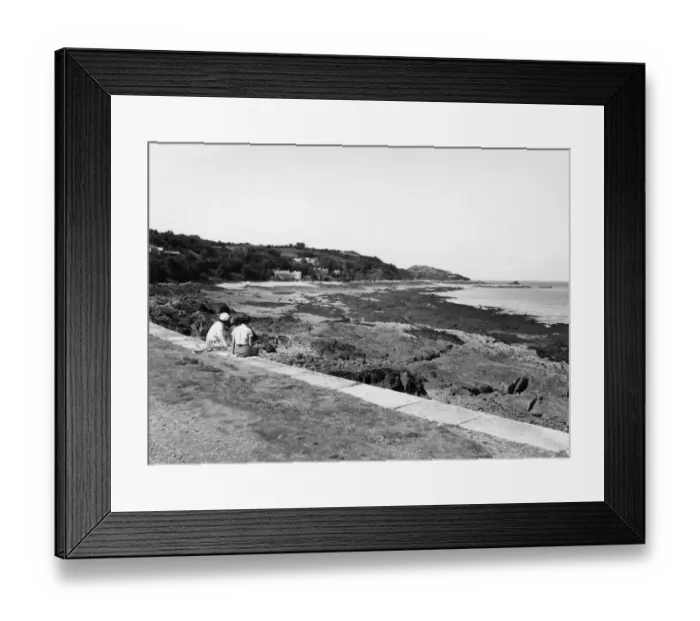 Framed Print : Fliquet Bay, Jersey, c. 1930s