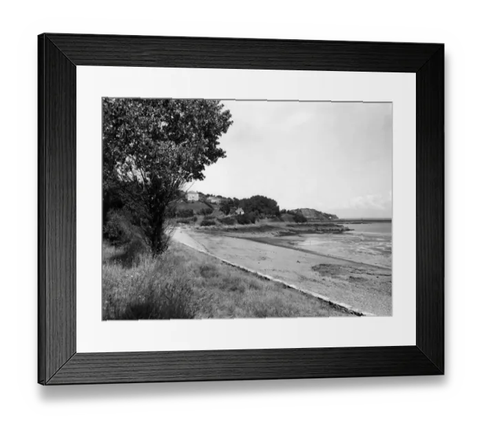 Framed Print : St Catherines Bay, Jersey, c. 1920s Framed Print : St Catherines Bay, Jersey, c. 1920s