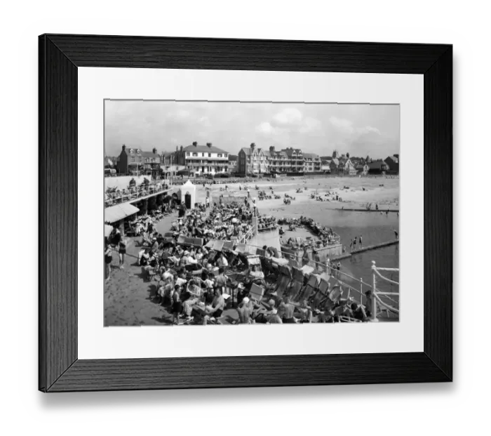 Framed Print : The Lido at St Helier, Jersey, August 1934 Framed Print : The Lido at St Helier, Jersey, August 1934