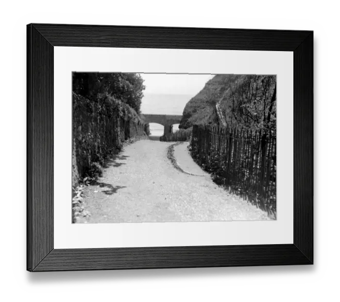 Framed Print : Smugglers Lane, Teignmouth, Devon, c. 1925