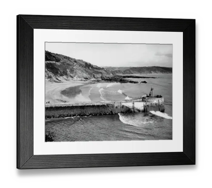 Framed Print : The Banjo Pier at Looe, Cornwall, c. 1930