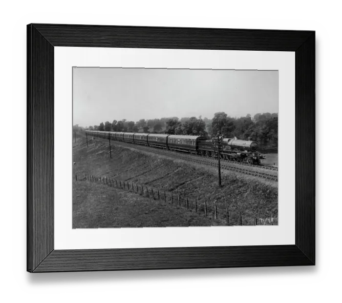 Framed Print : No. 16 Ambulance train at Rushy Platt, Swindon 1915 Framed Print : No. 16 Ambulance train at Rushy Platt, Swindon 1915