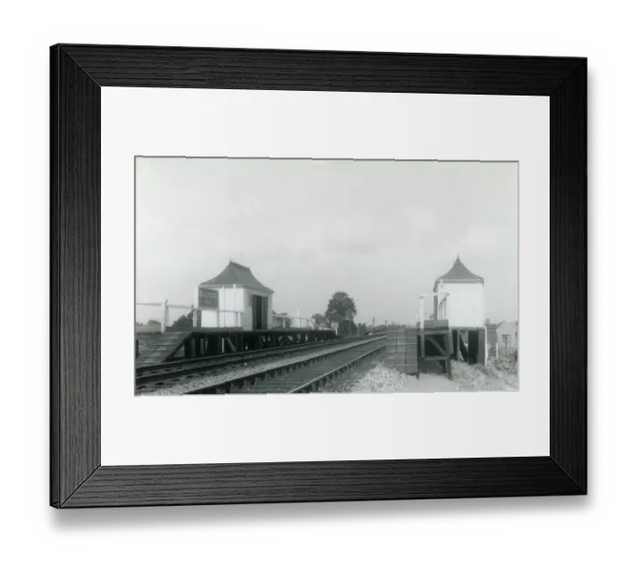 Framed Print : Willersey Halt, Gloucestershire