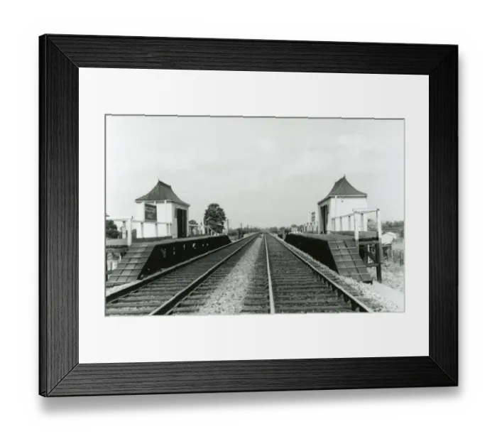 Framed Print : Willersey Halt, Gloucestershire