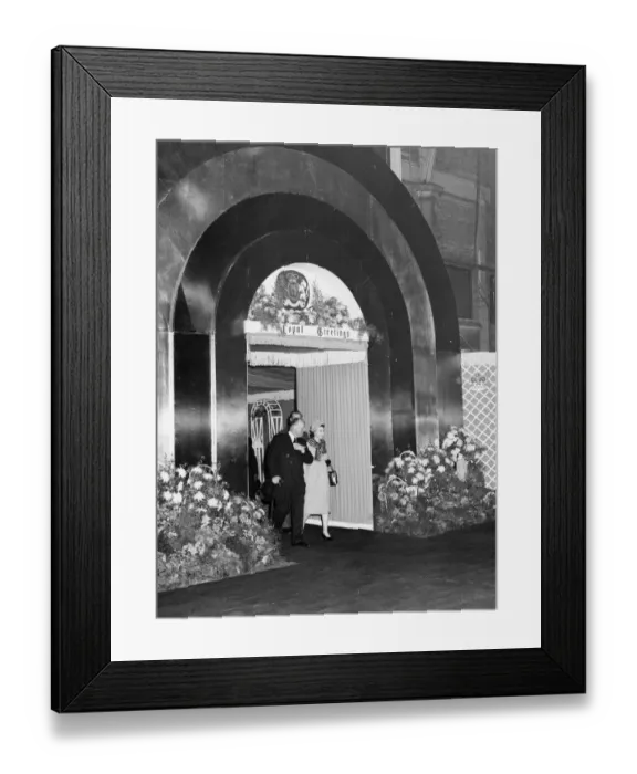 Framed Print : Royal Visit to Bristol Temple Meads, 5th December 1958 Framed Print : Royal Visit to Bristol Temple Meads, 5th December 1958