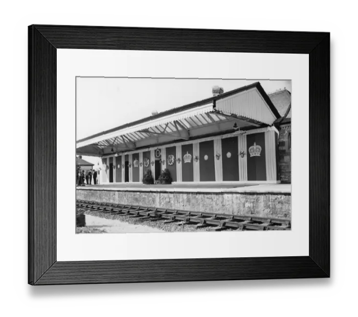Framed Print : Royal Tour of Wales - Pembroke Town Station, 1955 Framed Print : Royal Tour of Wales - Pembroke Town Station, 1955