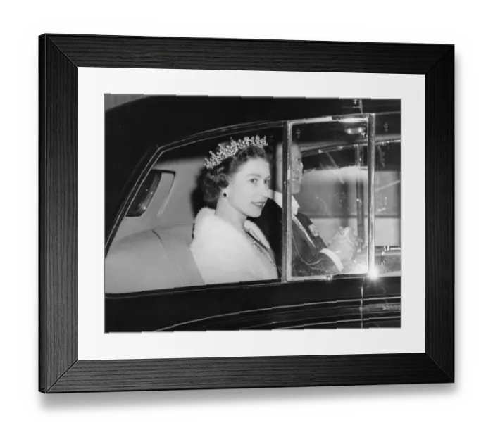 Framed Print : Royal Tour of Worcestershire & Herefordshire - The Queen & Prince Philip Arriving at Worcester Shrub Hill Station, April 1957