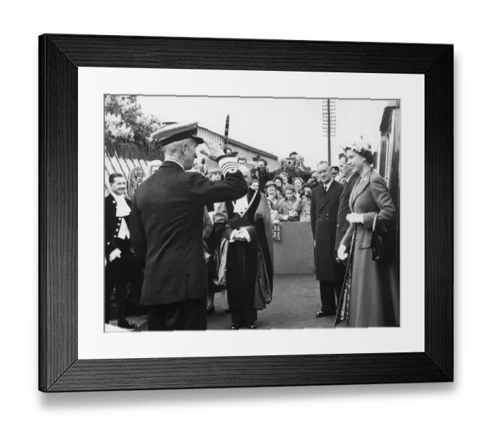 Framed Print : Royal Tour of Worcestershire & Herefordshire - The Queen at Henwick, April 1957 Framed Print : Royal Tour of Worcestershire & Herefordshire - The Queen at Henwick, April 1957