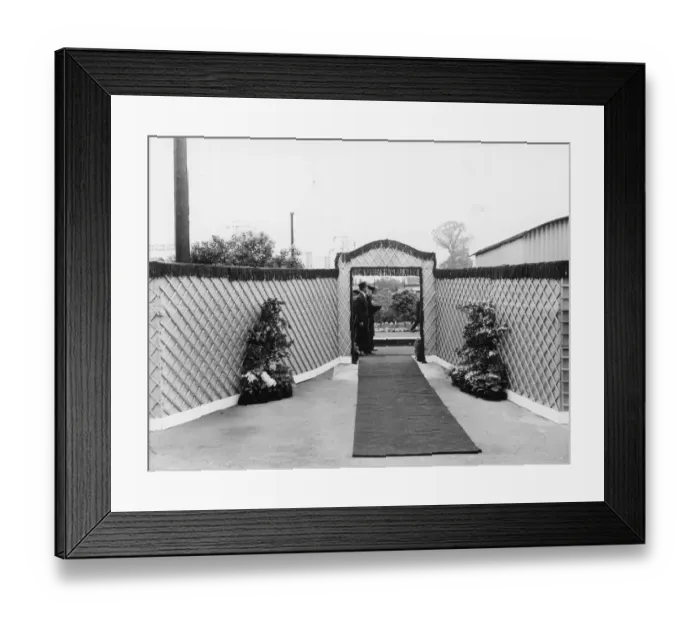 Framed Print : Royal Tour of Worcestershire & Herefordshire - Henwick Station Decorations, April 1957 Framed Print : Royal Tour of Worcestershire & Herefordshire - Henwick Station Decorations, April 1957