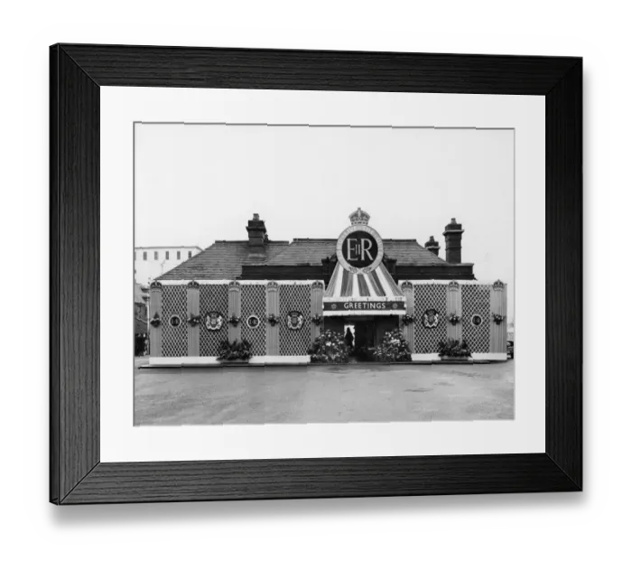 Framed Print : The Queens Visit to Abingdon, 2nd November 1956 Framed Print : The Queens Visit to Abingdon, 2nd November 1956
