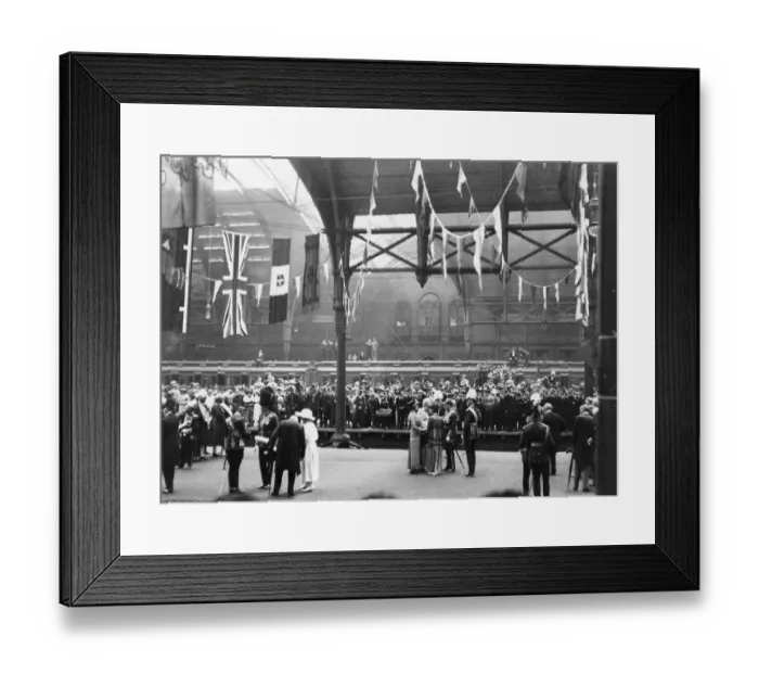 Framed Print : Return of Prince of Wales from India - Paddington Station, 21st June 1922