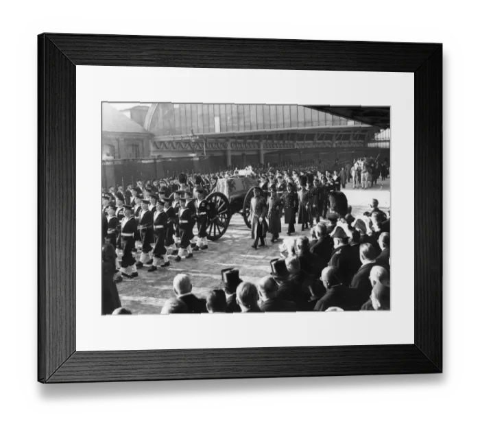 Framed Print : King George VI Funeral Cortege, Windsor Central Station, 1952