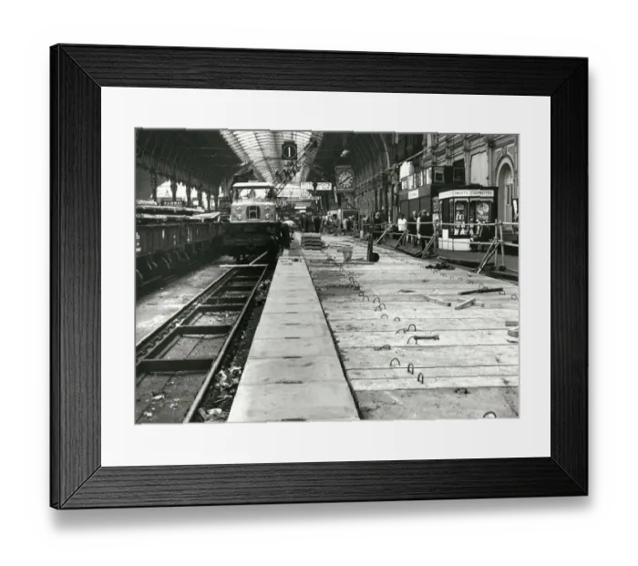 Framed Print : Paddington Station, Platform 1 Reconstruction, 1967 Framed Print : Paddington Station, Platform 1 Reconstruction, 1967