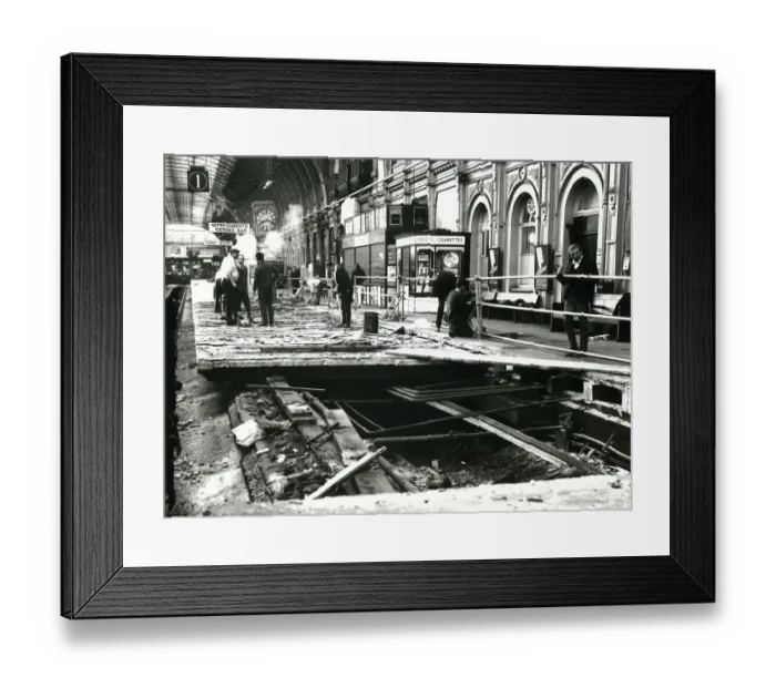 Framed Print : Paddington Station, Platform 1 Reconstruction, 1967 Framed Print : Paddington Station, Platform 1 Reconstruction, 1967