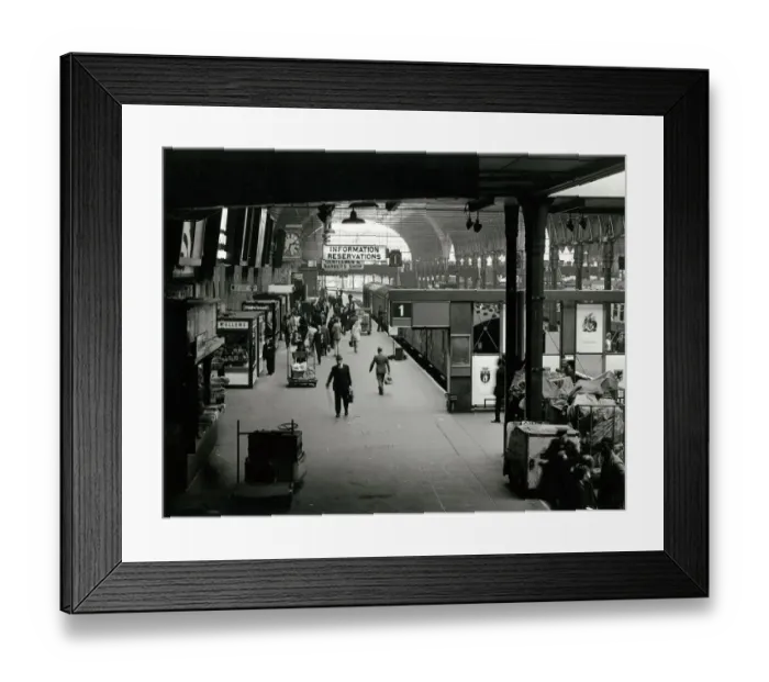 Framed Print : Paddington Station, Platform 1, 1967 Framed Print : Paddington Station, Platform 1, 1967