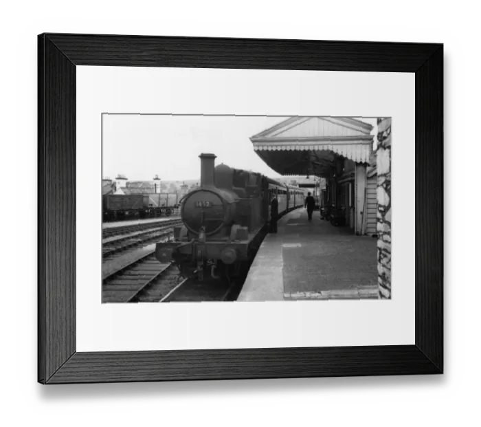 Framed Print : Tank engine, No. 1452, waiting at Brixham Station