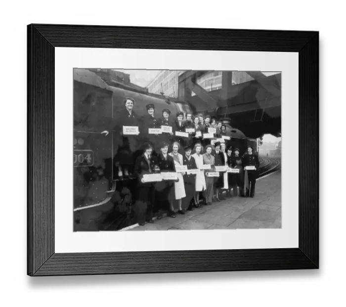 Framed Print : Female wartime workers, 1943