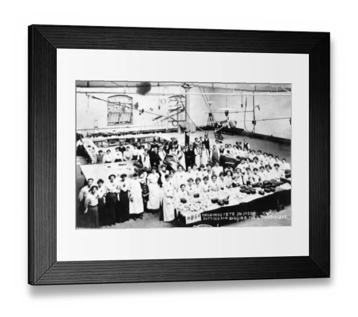 Framed Print : GWR Childrens Fete - Cake cutting team, c1900