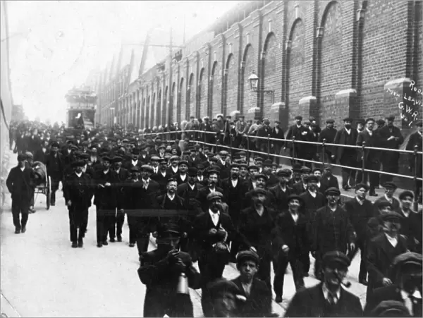 Men leaving Swindon Works, Rodbourne Road entrance, c. 1910