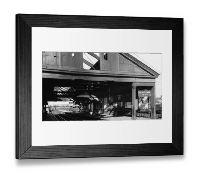 Framed Print : Banbury Station, Oxfordshire, c. 1936 Framed Print : Banbury Station, Oxfordshire, c. 1936