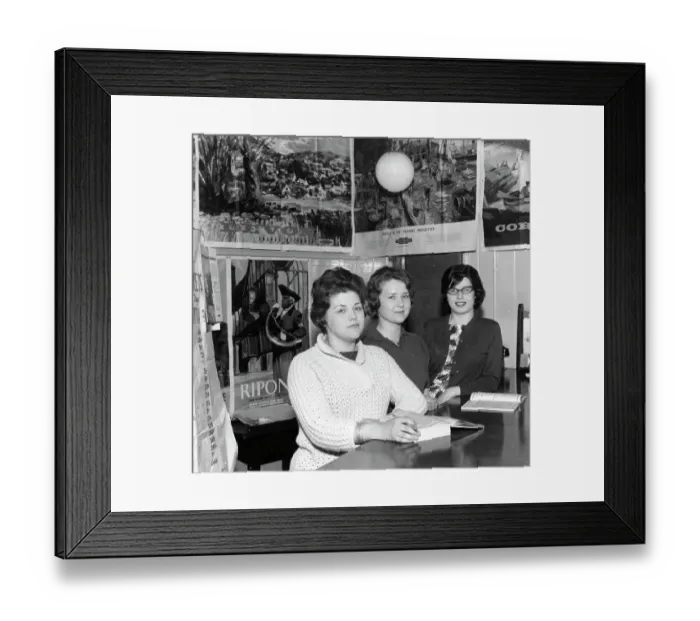 Framed Print : Aberystwyth Enquiry Office, late 1950s