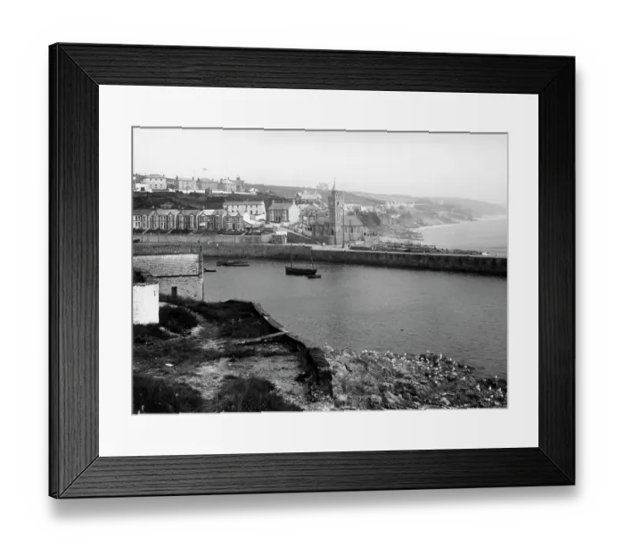 Framed Print : Porthleven Harbour and Town, Cornwall, 1923
