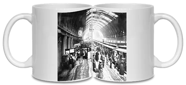Platform 1 at Paddington Station, 1904