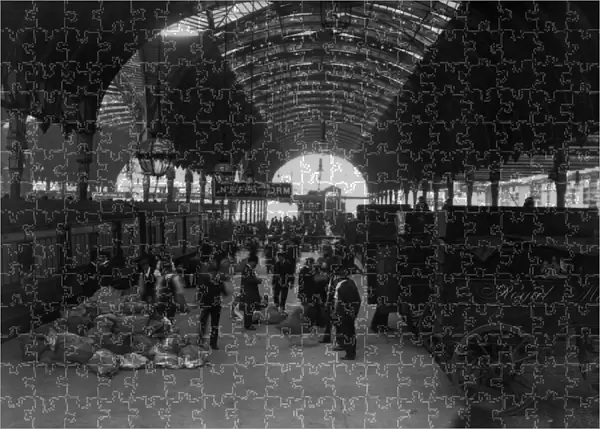 Platform 8 at Paddington Station, 1905