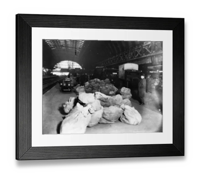 Framed Print : Mail sacks on Platform 10 at Paddington Station, 1926 Framed Print : Mail sacks on Platform 10 at Paddington Station, 1926