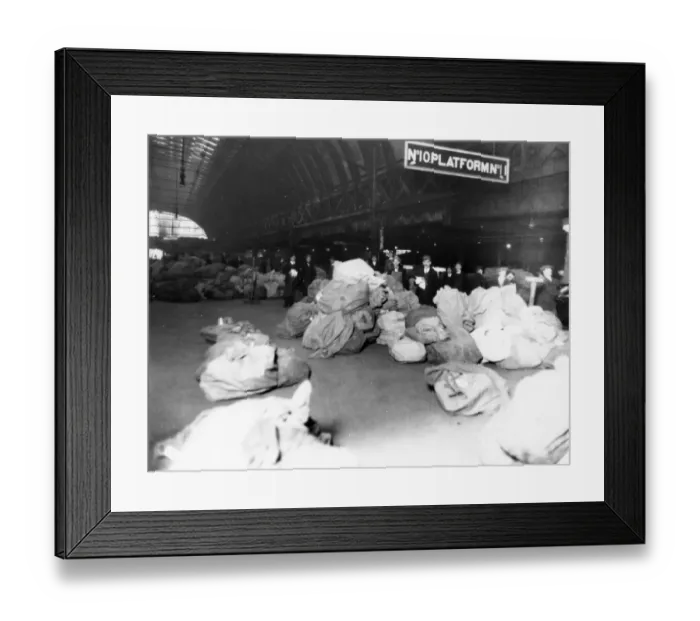 Framed Print : Mail sacks on Platform 10 at Paddington Station, 1926 Framed Print : Mail sacks on Platform 10 at Paddington Station, 1926