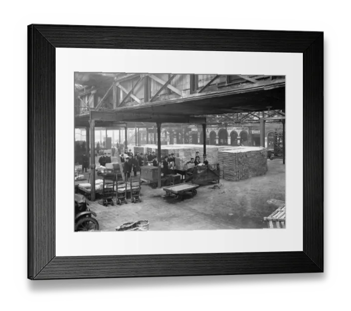 Framed Print : Parcel handling at Paddington Station, c. 1920s Framed Print : Parcel handling at Paddington Station, c. 1920s