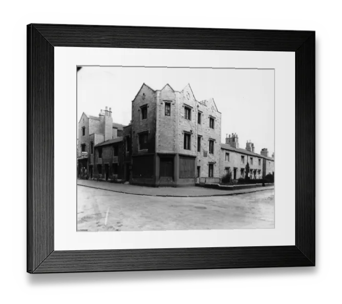 Framed Print : Boarded up shop  /  pub - Emlyn Square 1929