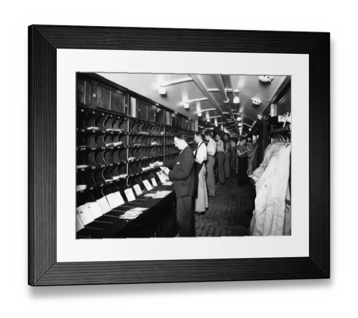 Framed Print : Post Office Sorting Van, 1st July 1935 Framed Print : Post Office Sorting Van, 1st July 1935